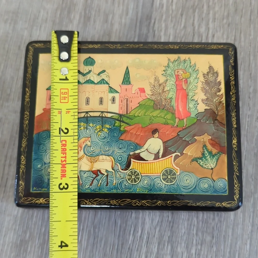 Vintage Russian Lacquer Trinket Box Folk Art